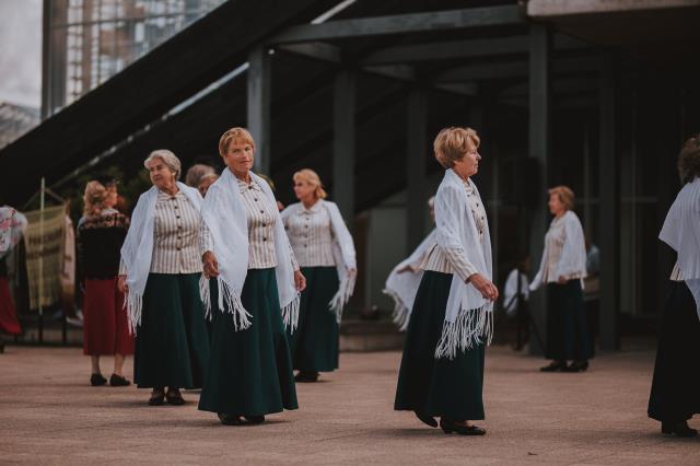 Senioru deju lielkoncerts "Sens tik sens ir tas stāsts"